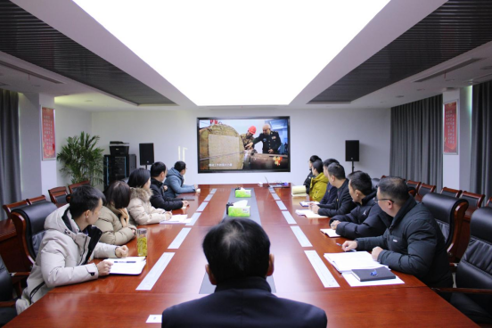 乡村建设集团党委组织集中观看《榜样8》